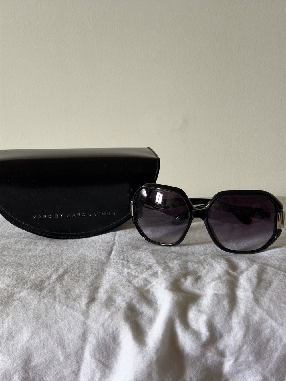 Marc Jacobs Black Sunglasses with Gradient Purple Lenses